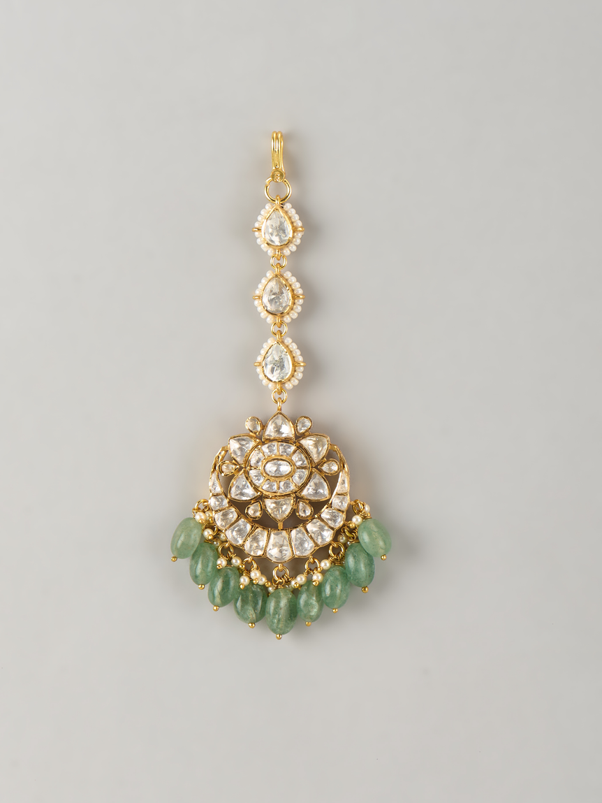 Aashi Maang tika with green beads