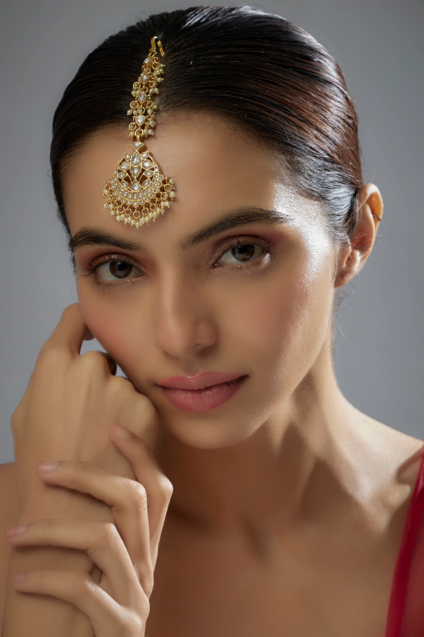 Nandi Kundan Maangtika and Pearls