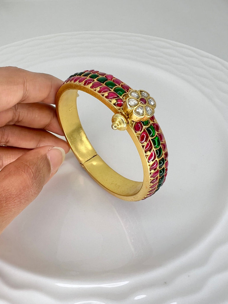 Hariyali Kundan Bangle