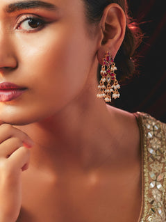 Loka Kundan Earrings with Pearls